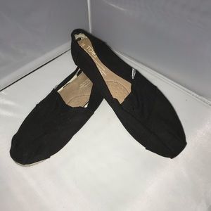 Toms Black Canvas Women’s Classics Size 7.5